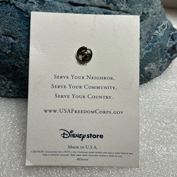 LET FREEDOM RING Exclusive Disney Cast Member Pin to Commemorate 9/11 - Picture 2 of 4